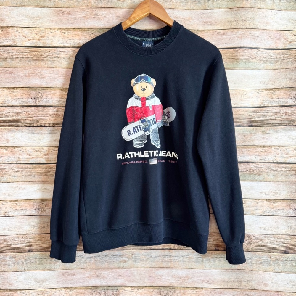 R. Athletic Jeans Outdoor Brand Snowboarding Bear Vintage Sweatshirt Size M